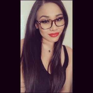 Meet your Posher, Crystal